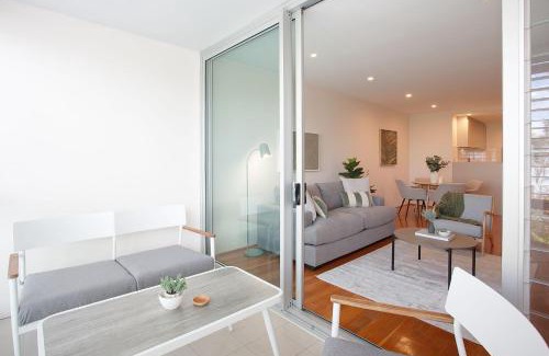 Bondi Apartment | Slow Beam, Bondi Beach Isyd