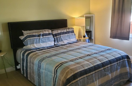 Fountain Valley House | slumber in a beautiful shared space 10 min from the beach15 min from Disneyland