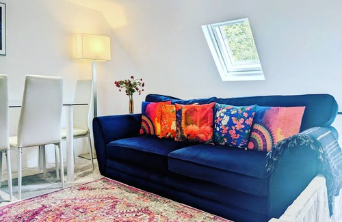 Selsdon and Ballards Apartment | Small 1-bed Apartment in London