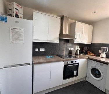 Thamesmead East House | Small Budget Roomz 2