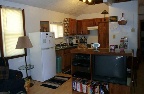 East Bernstadt Cabin | Small cabin in the woods Peaceful retreat