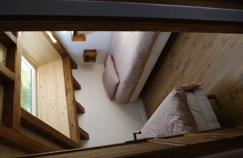 Bozel Apartment | Small old wood chalet
