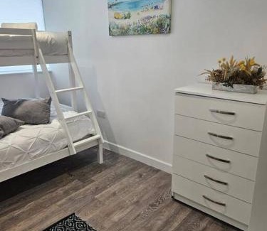 Fairfield Apartment | Small Studio for Group of 5 in Delta Croydon DPF3