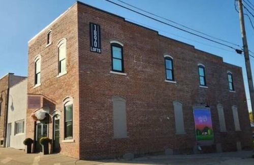Williamsburg Apartment | Small-Town Loft: Harvester - Modern Comfort in 1890 Historical Brick Building