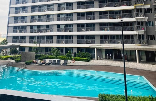 Highway Hills Apartment | SMDC Fame Residences One-Bedroom Condo Unit