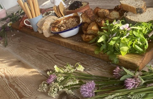 Matlock Cabin | Smiggle Retreat just for 2 in amazing location with own private hot tub