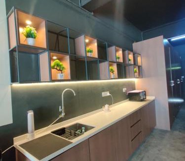 Taman Equine Hotel | Smile Hotel Seri Kembangan