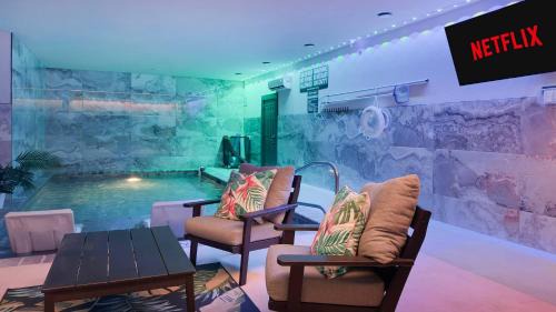 Sevierville House | Smith Creek Resort- 6 Bedroom 22 Guests - Indoor Pool - Resort Amenities