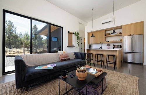 Terrebonne House | Smith Rock Oasis w/Hot Tub Steps to the Park