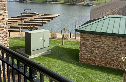 Westlake Corner Condo | SML- Moneta, Va 3 bd condo @ Bridgewater Pointe Plaza