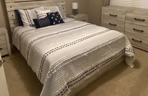 Westlake Corner Condo | SML- Moneta, Va 3 bd condo @ Bridgewater Pointe Plaza