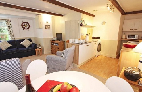 Liskeard Cottage | SMUGGLERS COTTAGE, family friendly, with pool in Looe