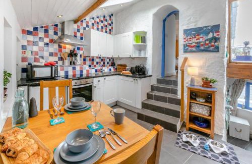 Porthleven House | Smugglers Cottage