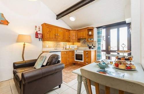Whitchurch Canonicorum Cottage | Smugglers Cottage - Logburner, Indoor Pool, Spa, Sauna Access , Alpacas! - sleeps 2 guests in 1 bed