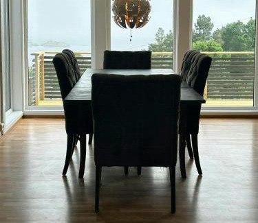 Sogne House | Smuk Hytte Med Havudsigt I Lyngmyr