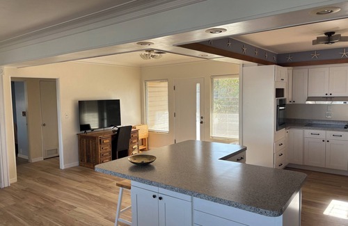 Palmetto House | Snead Island Cut Home - Oceanfront near Anna Maria , Boat docking, pet friendly