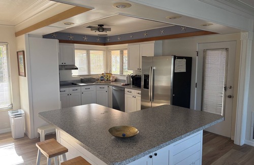 Palmetto House | Snead Island Cut Home - Oceanfront near Anna Maria , Boat docking, pet friendly