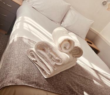 Tunstall Hotel | Sneyd Arms Hotel Tunstall