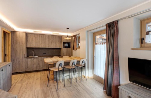 San Rocco Apartment | Snow Mountain Planet Suite House