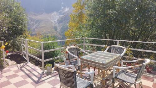 Keylong House | Snow Peaks View Homestay