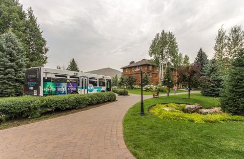 Sun Valley Apartment | Snowcreek 1538