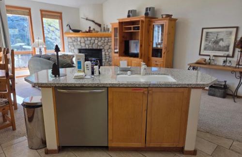 Mammoth Lakes House | Snowcreek Resort Vacation Rentals 776 Fairway Circle
