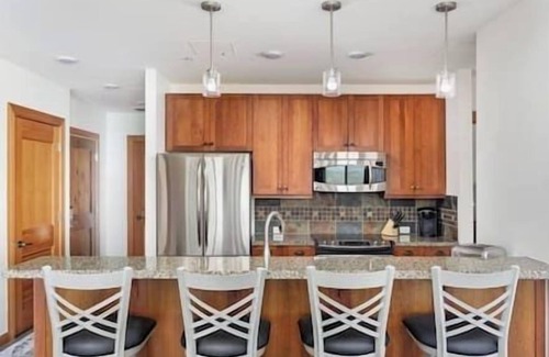Snowmass Village Resort | Snowmass Village | Ski-In/Out | Fireplace | Lux Resort | Concierge