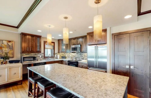 Snowmass Village Apartment | Snowmass Village by Gondola Resorts