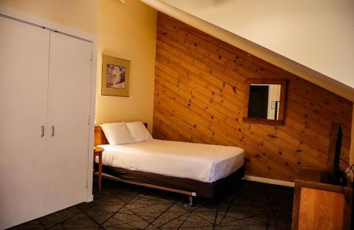 Waterville Valley Hotel | Snowy Owl Inn