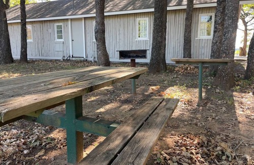 Pottsboro Cabin | Snug 2 Bed Cabin at Mill Creek Marina: Cabin 2