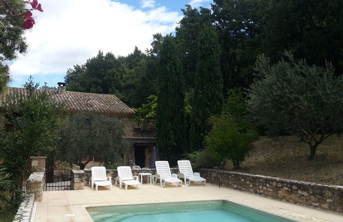 Seguret House | Snug Farmhouse in Provence-Alpes-Riviera with swimming pool