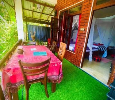 Ella House | Snuggle Cottage