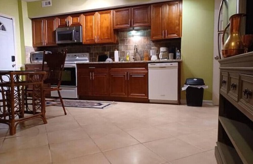Tucker Apartment | Snuggle-inn upscale neighborhood