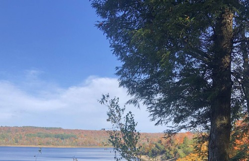 Cold Brook House | Soaring Eagle Loj in Adirondacks perched on Hinckley Lake