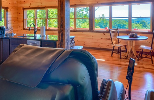 Logan Cabin | Soaring Eagle Luxury Treehouse