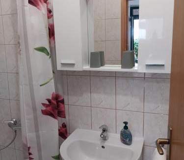 Zivogosce Apartment | Sobe Kraft 1