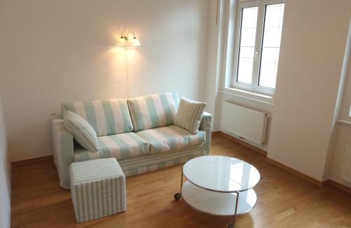 Innere Stadt Apartment | Sobieski District-1 Ring Apartments
