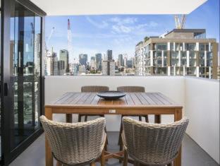 South Brisbane Apartment | Soda Apartments by CLLIX