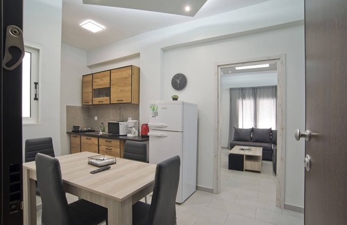 Peiraiki Apartment | Sofia's Home Piraeus Modern, Reno, Fully Equipped