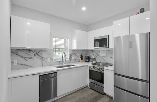 SoHo Apartment | SoHo/Hyde Park Luxury 1 BR Apt