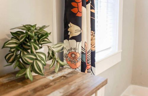 Ghent Apartment | Sojourn at Colley Manor Unit 4 Sleeps 4