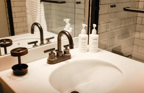 Ghent Apartment | Sojourn at Colley Manor Unit 4 Sleeps 4