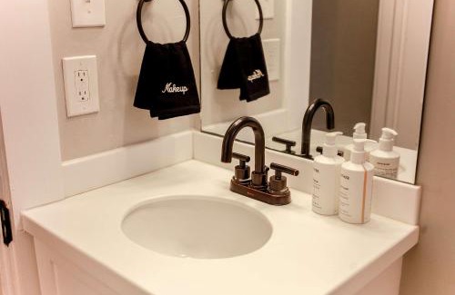 Ghent Apartment | Sojourn at Colley Manor Unit 5