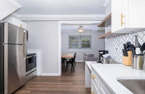 Cottage Line Apartment | Sojourn Beach Side Paradise Cove Suite