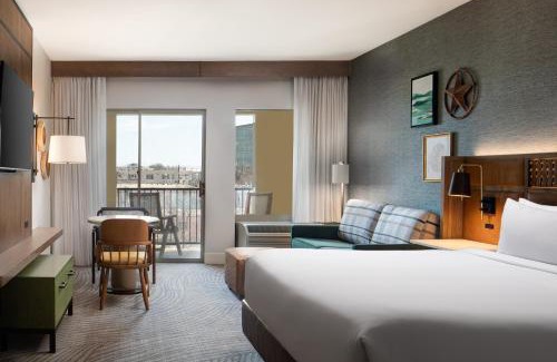 Downtown San Antonio Hotel | Sol Cypress, San Antonio, a Tribute Portfolio Hotel