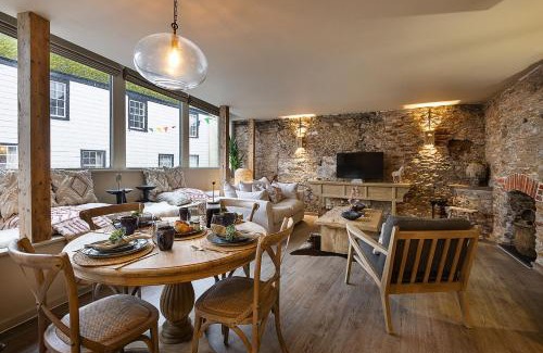 Totnes House | Solace