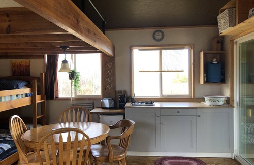 Manitoba Cabin | Solar off-grid with outdoor Pool, Sauna & cross-country ski trails