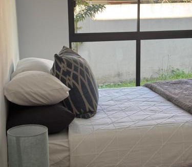 Greater Johannesburg Metropolitan Area Villa | Solar - powered Bryanston Home