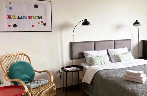 Powisle Apartment | Solec by the River Apartment by BookingHost