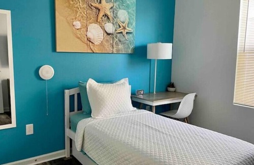 Nichols House | Soli's Cove in Lakeland, Ideal for long-term stay